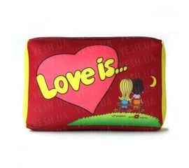 Подушка love is красная, фото 1