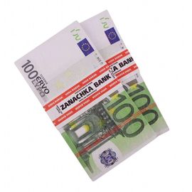 Пачка денег по 100 евро, фото 1