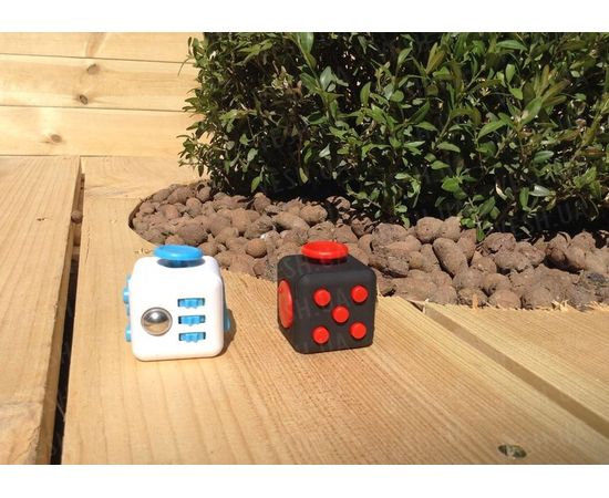 Товар распродан - Кубик антистресс с кнопками. Серый с черными кнопками - Развивающие игрушки, фото 3